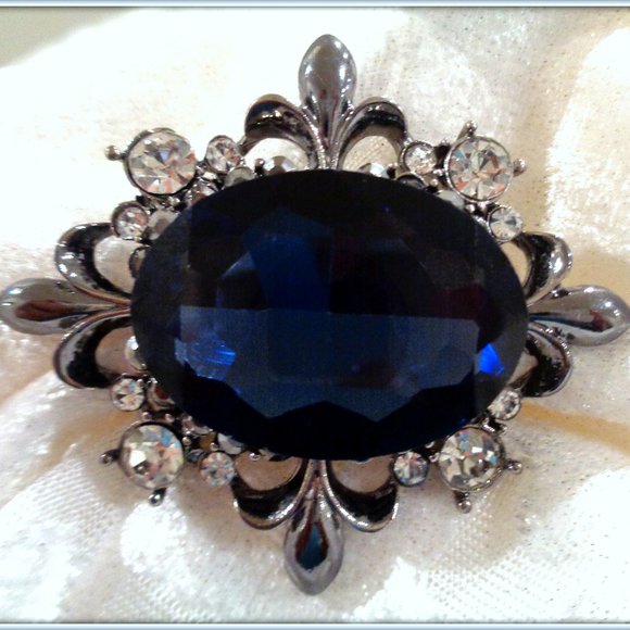 STUNNING HANDCRAFTED HUGE BLUE STONE BROOCH - Picture 1 of 4